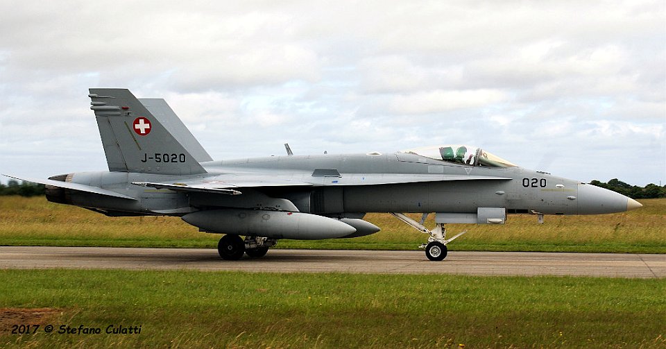 041, J-5020 FA-18C, FlSt11 SwissAF